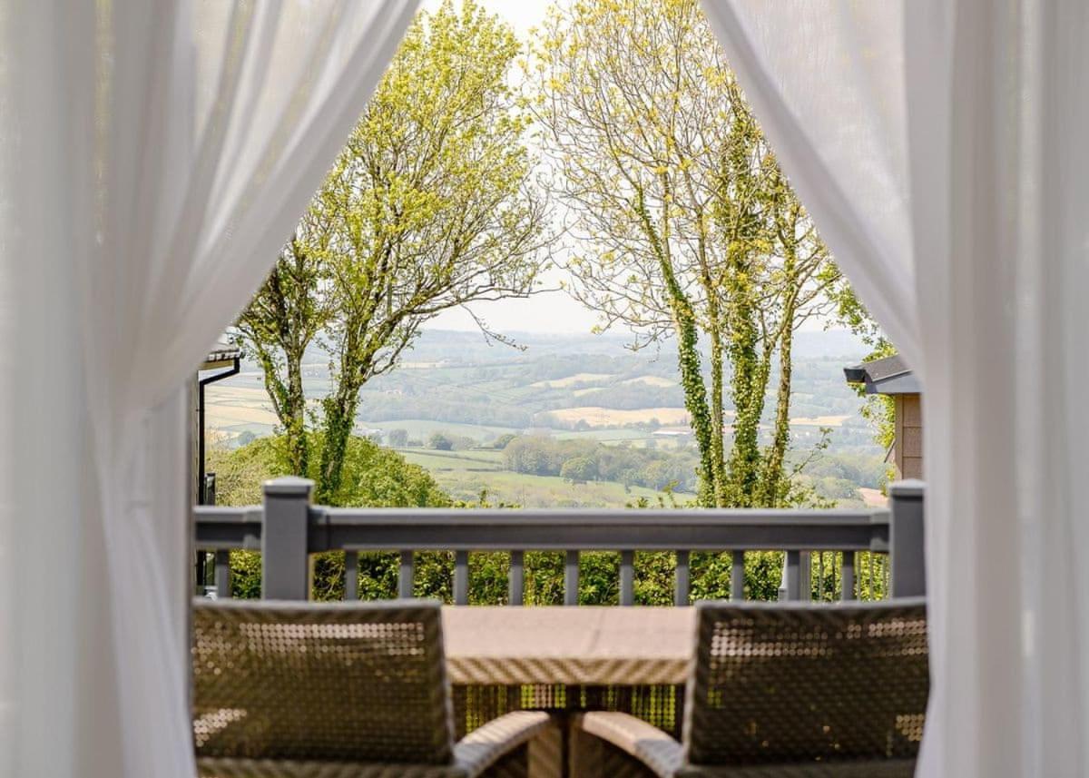 Hawkchurch Resort And Spa Esterno foto
